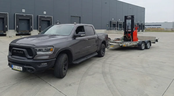 Hydraulický přívěs